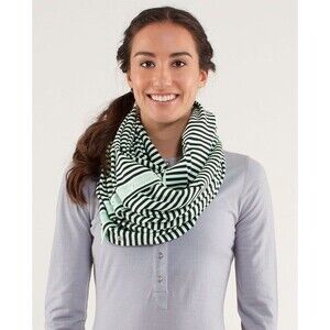 Lululemon Vinyasa Scarf/Wrap Mint Green and Black